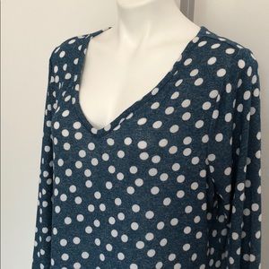 Teal and white polkadot top. Size 14/16.
